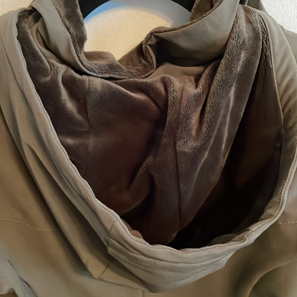 The North Face Women’s Lined Jacket - Picture 7 of 7